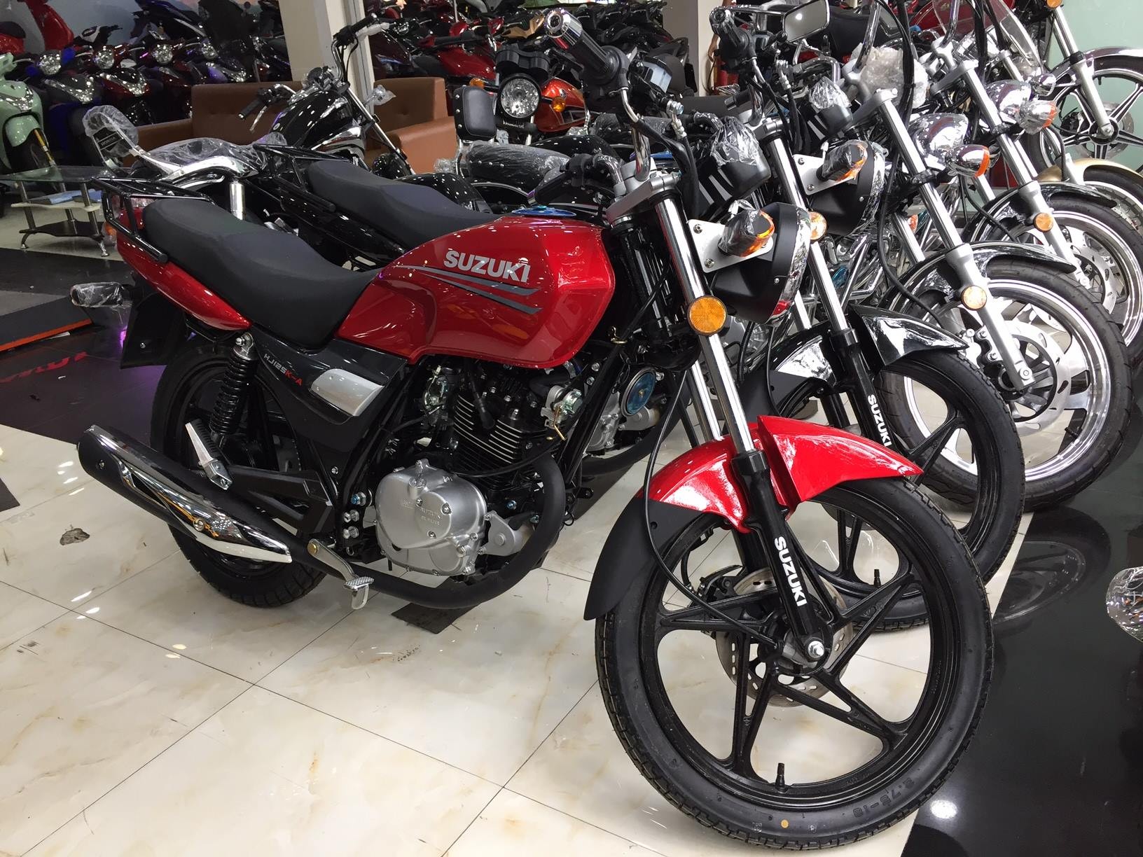 Mẫu côn tay giá rẻ Suzuki HJ125 về Việt Nam